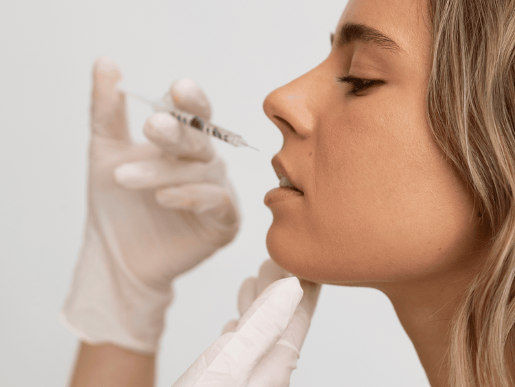 ✨ Contouring-Gele richtig einsetzen: Worauf es bei ästhetischen Anwendungen ankommt